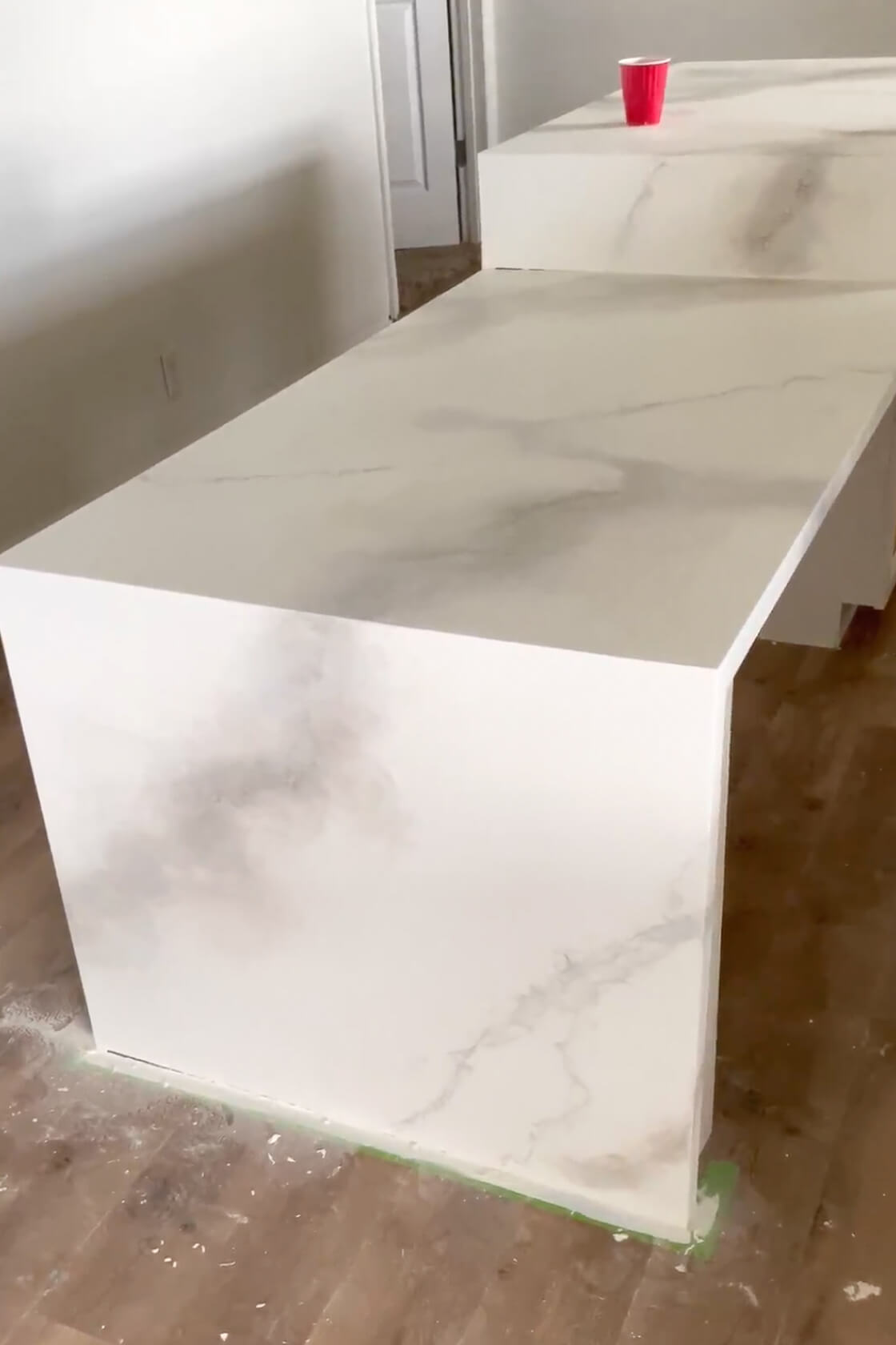 Painting a faux marble finish onto countertops